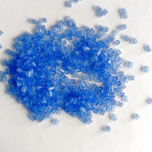 Бисер рубчик 3 мм. (цвет: голубой 7r)