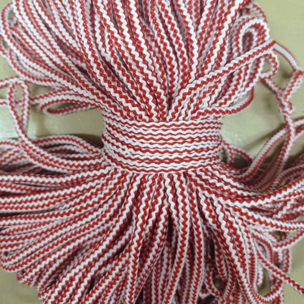 Шнур для одежды 4 мм., красно-белый