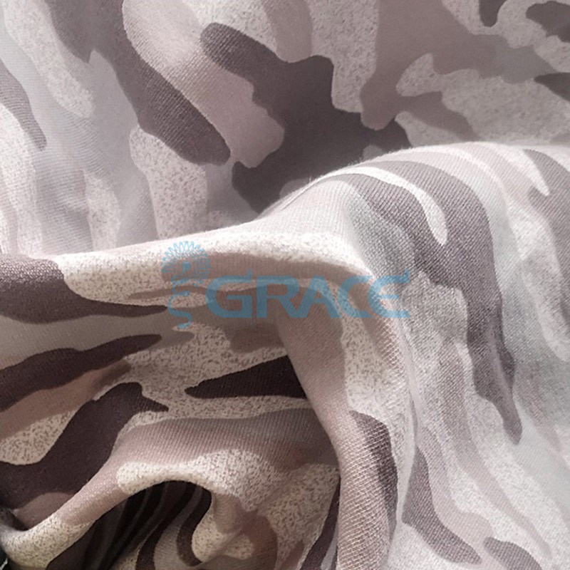 Футер 170 гр. - ткань хлопковая, петельчатая, бежевого, коричневого цвета с принтом камуфляж