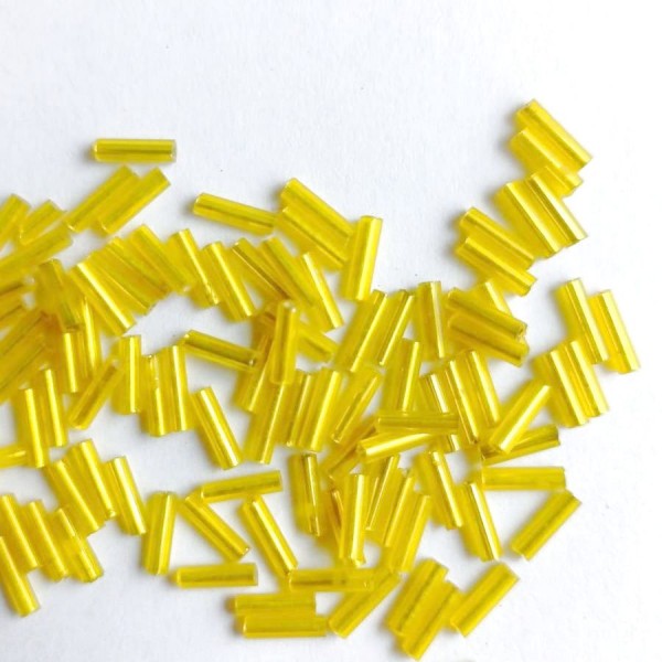 Бисер стеклярус 7 мм. (цвет: желтый 2s)