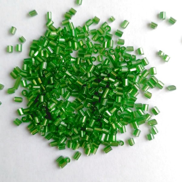 Бисер рубчик 3 мм. (цвет: зеленый 33r)