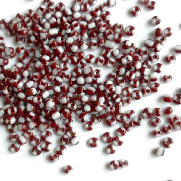 Бисер круглый 2 мм. (цвет: красно-белый 3)