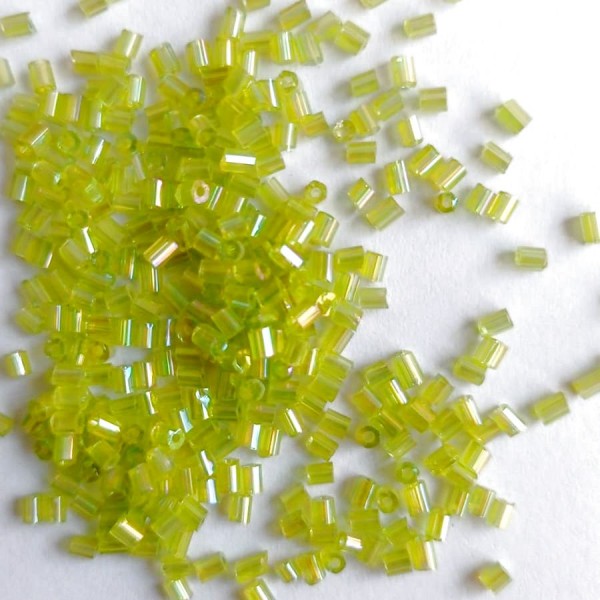 Бисер рубчик 3 мм. (цвет: желтый 30r)