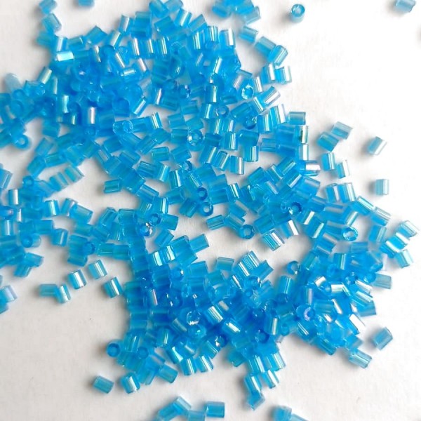 Бисер рубчик 3 мм. (цвет: голубой 9r)