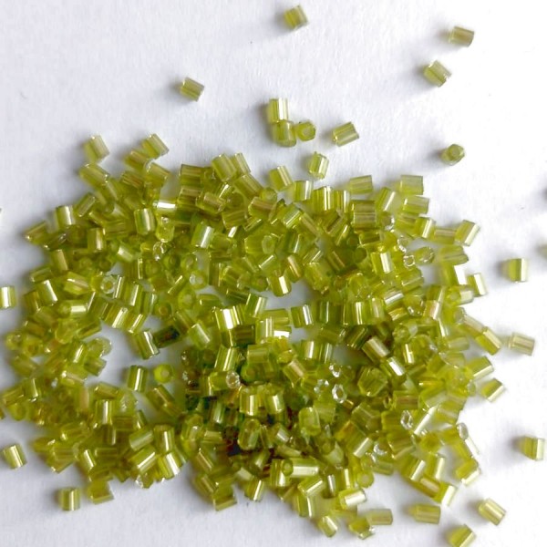 Бисер рубчик 3 мм. (цвет: желтый 31r)