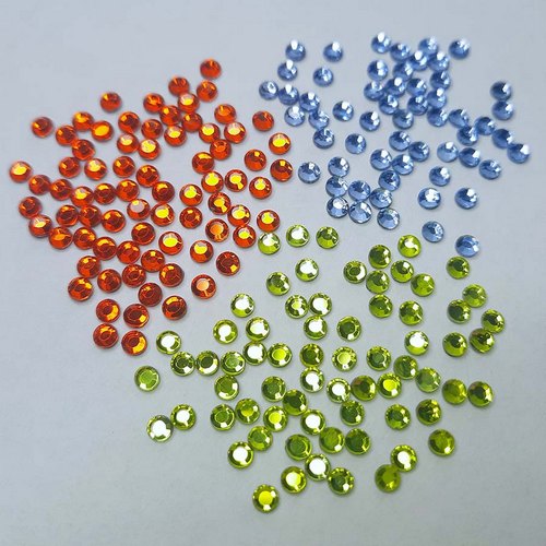 Алмазные стразы 2,6 - 2,8 мм. в цвете: красный, зеленый, голубой